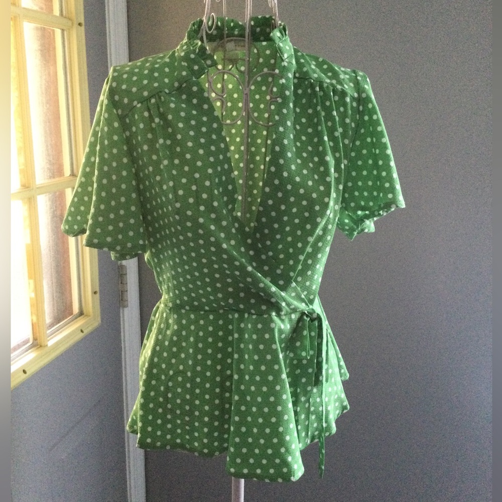 Monteau Los Angeles Green with white polka dot Short sleeve blouse shirt NWT
